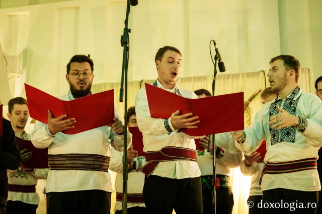 Concertul de colinde al Mitropoliei Moldovei și Bucovinei „Betleemul a deschis Edenul” / foto: Oana Nechifor (Foto) „Betleemul a deschis Edenul”: Peste 1000 de ieșeni au trăit bucuria Nașterii Domnului la Concertul de colinde al Mitropoliei Moldovei și Bucovinei