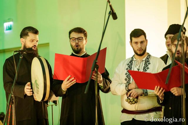 Concertul de colinde al Mitropoliei Moldovei și Bucovinei „Betleemul a deschis Edenul” / foto: Oana Nechifor (Foto) „Betleemul a deschis Edenul”: Peste 1000 de ieșeni au trăit bucuria Nașterii Domnului la Concertul de colinde al Mitropoliei Moldovei și Bucovinei