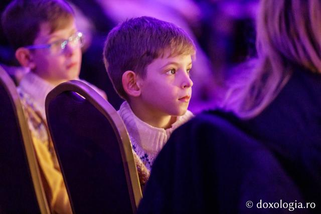 Concertul de colinde al Mitropoliei Moldovei și Bucovinei „Betleemul a deschis Edenul” / foto: Oana Nechifor (Foto) „Betleemul a deschis Edenul”: Peste 1000 de ieșeni au trăit bucuria Nașterii Domnului la Concertul de colinde al Mitropoliei Moldovei și Bucovinei