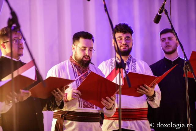 Concertul de colinde al Mitropoliei Moldovei și Bucovinei „Betleemul a deschis Edenul” / foto: Oana Nechifor (Foto) „Betleemul a deschis Edenul”: Peste 1000 de ieșeni au trăit bucuria Nașterii Domnului la Concertul de colinde al Mitropoliei Moldovei și Bucovinei