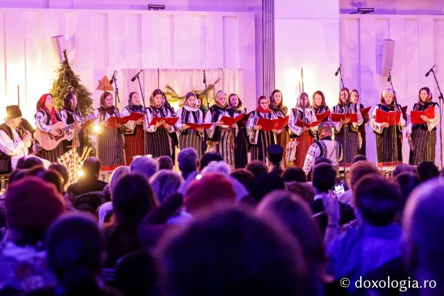 Concertul de colinde al Mitropoliei Moldovei și Bucovinei „Betleemul a deschis Edenul” / foto: Oana Nechifor (Foto) „Betleemul a deschis Edenul”: Peste 1000 de ieșeni au trăit bucuria Nașterii Domnului la Concertul de colinde al Mitropoliei Moldovei și Bucovinei