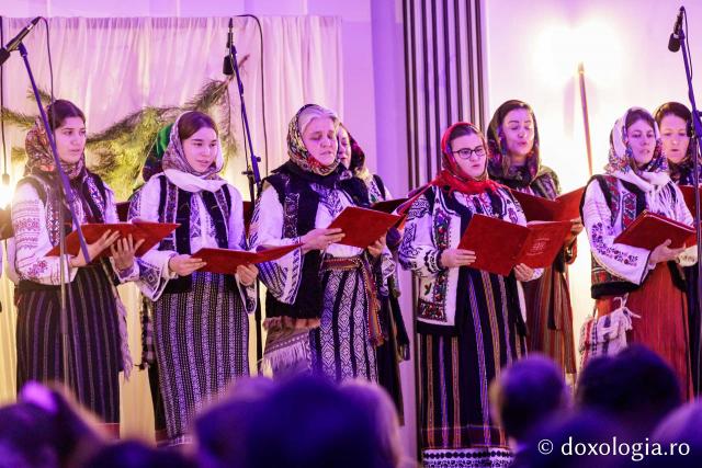 Concertul de colinde al Mitropoliei Moldovei și Bucovinei „Betleemul a deschis Edenul” / foto: Oana Nechifor (Foto) „Betleemul a deschis Edenul”: Peste 1000 de ieșeni au trăit bucuria Nașterii Domnului la Concertul de colinde al Mitropoliei Moldovei și Bucovinei