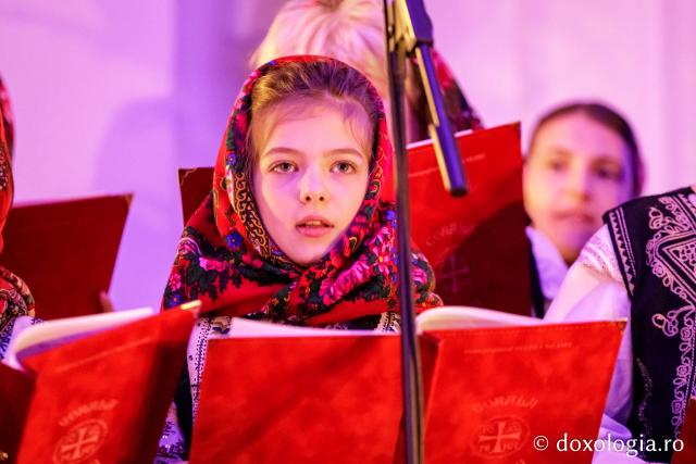 Concertul de colinde al Mitropoliei Moldovei și Bucovinei „Betleemul a deschis Edenul” / foto: Oana Nechifor (Foto) „Betleemul a deschis Edenul”: Peste 1000 de ieșeni au trăit bucuria Nașterii Domnului la Concertul de colinde al Mitropoliei Moldovei și Bucovinei
