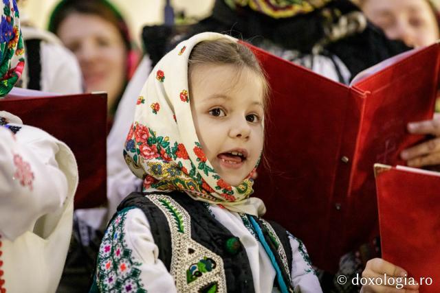 Concertul de colinde al Mitropoliei Moldovei și Bucovinei „Betleemul a deschis Edenul” / foto: Oana Nechifor (Foto) „Betleemul a deschis Edenul”: Peste 1000 de ieșeni au trăit bucuria Nașterii Domnului la Concertul de colinde al Mitropoliei Moldovei și Bucovinei