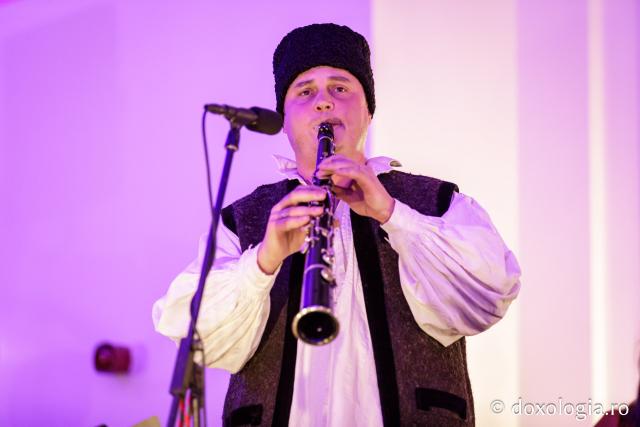 Concertul de colinde al Mitropoliei Moldovei și Bucovinei „Betleemul a deschis Edenul” / foto: Oana Nechifor (Foto) „Betleemul a deschis Edenul”: Peste 1000 de ieșeni au trăit bucuria Nașterii Domnului la Concertul de colinde al Mitropoliei Moldovei și Bucovinei