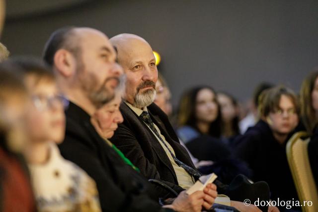 Concertul de colinde al Mitropoliei Moldovei și Bucovinei „Betleemul a deschis Edenul” / foto: Oana Nechifor (Foto) „Betleemul a deschis Edenul”: Peste 1000 de ieșeni au trăit bucuria Nașterii Domnului la Concertul de colinde al Mitropoliei Moldovei și Bucovinei