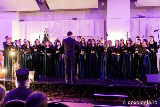 Concertul de colinde al Mitropoliei Moldovei și Bucovinei „Betleemul a deschis Edenul” / foto: Oana Nechifor (Foto) „Betleemul a deschis Edenul”: Peste 1000 de ieșeni au trăit bucuria Nașterii Domnului la Concertul de colinde al Mitropoliei Moldovei și Bucovinei
