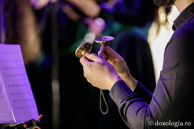 Concertul de colinde al Mitropoliei Moldovei și Bucovinei „Betleemul a deschis Edenul” / foto: Oana Nechifor (Foto) „Betleemul a deschis Edenul”: Peste 1000 de ieșeni au trăit bucuria Nașterii Domnului la Concertul de colinde al Mitropoliei Moldovei și Bucovinei