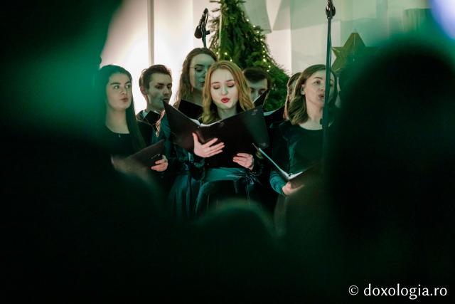 Concertul de colinde al Mitropoliei Moldovei și Bucovinei „Betleemul a deschis Edenul” / foto: Oana Nechifor (Foto) „Betleemul a deschis Edenul”: Peste 1000 de ieșeni au trăit bucuria Nașterii Domnului la Concertul de colinde al Mitropoliei Moldovei și Bucovinei
