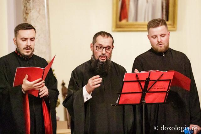 Corul cântăreților bisericești „Roman Melodul” din Protopopiatul Săveni – Colindători la Reședința Mitropolitană 2024 (Foto) Corul cântăreților bisericești „Roman Melodul” din Protopopiatul Săveni – Colindători la Reședința Mitropolitană 2024