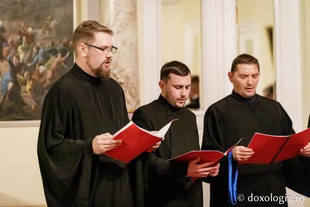 Corul cântăreților bisericești „Roman Melodul” din Protopopiatul Săveni – Colindători la Reședința Mitropolitană 2024 (Foto) Corul cântăreților bisericești „Roman Melodul” din Protopopiatul Săveni – Colindători la Reședința Mitropolitană 2024