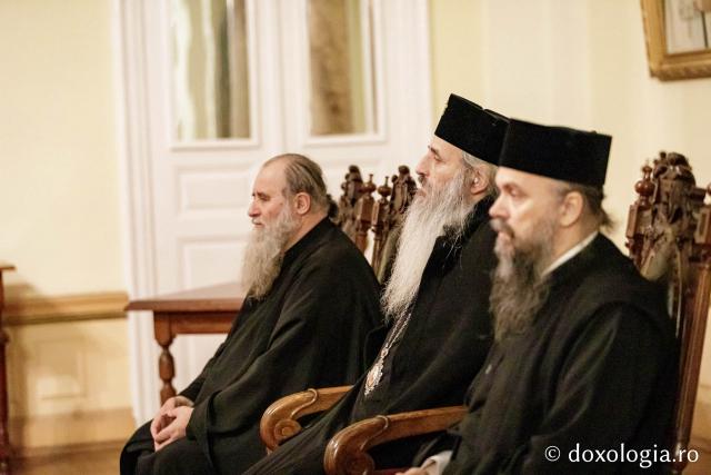 Corul cântăreților bisericești „Roman Melodul” din Protopopiatul Săveni – Colindători la Reședința Mitropolitană 2024 (Foto) Corul cântăreților bisericești „Roman Melodul” din Protopopiatul Săveni – Colindători la Reședința Mitropolitană 2024