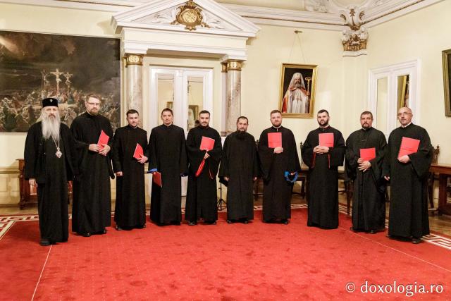 Corul cântăreților bisericești „Roman Melodul” din Protopopiatul Săveni – Colindători la Reședința Mitropolitană 2024 (Foto) Corul cântăreților bisericești „Roman Melodul” din Protopopiatul Săveni – Colindători la Reședința Mitropolitană 2024