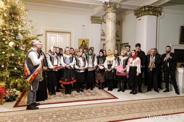 Corul de copii și corul de gospodari din parohia Cozmești – Colindători la Reședința Mitropolitană 2024 (Foto) Corul de copii și corul de gospodari din parohia Cozmești – Colindători la Reședința Mitropolitană 2024
