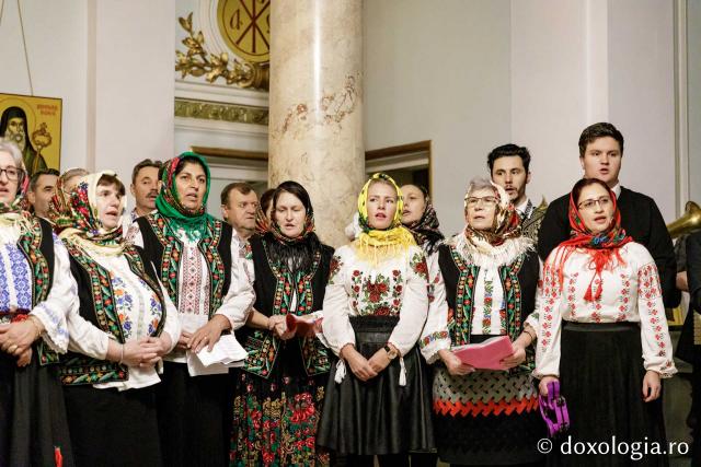 Corul de copii și corul de gospodari din parohia Cozmești – Colindători la Reședința Mitropolitană 2024 (Foto) Corul de copii și corul de gospodari din parohia Cozmești – Colindători la Reședința Mitropolitană 2024