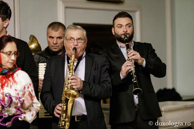 Corul de copii și corul de gospodari din parohia Cozmești – Colindători la Reședința Mitropolitană 2024 (Foto) Corul de copii și corul de gospodari din parohia Cozmești – Colindători la Reședința Mitropolitană 2024