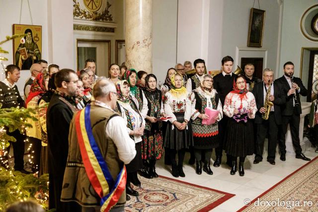 Corul de copii și corul de gospodari din parohia Cozmești – Colindători la Reședința Mitropolitană 2024 (Foto) Corul de copii și corul de gospodari din parohia Cozmești – Colindători la Reședința Mitropolitană 2024