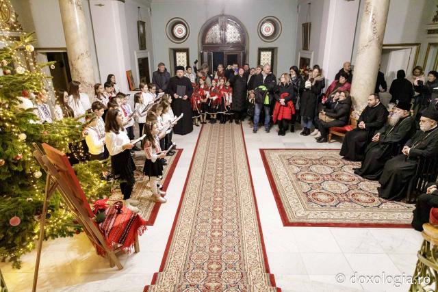 (Foto) Parohia Valea Adâncă 1  – Colindători la Reședința Mitropolitană 2024