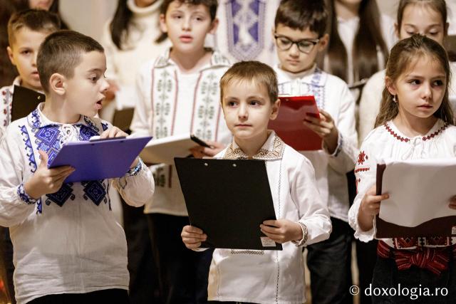 (Foto) Parohia Valea Adâncă 1  – Colindători la Reședința Mitropolitană 2024