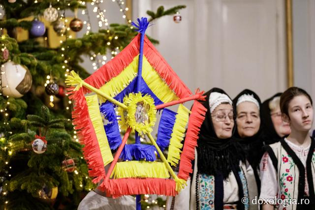 (Foto) Ansamblul folcloric Ciurbeștenii – Colindători la Reședința Mitropolitană 2024