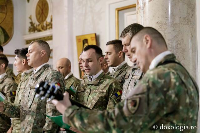 (Foto) Batalionul 151 Infanterie - Lupii Negri – Colindători la Reședința Mitropolitană 2024