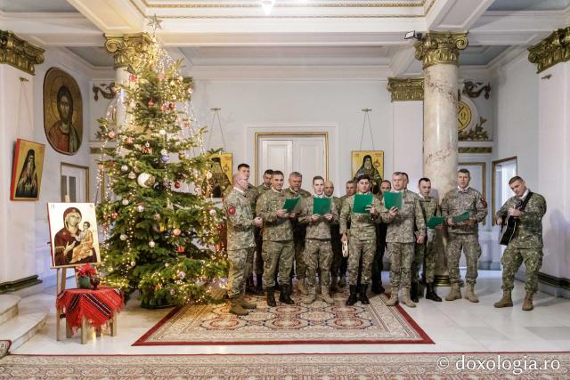 (Foto) Batalionul 151 Infanterie - Lupii Negri – Colindători la Reședința Mitropolitană 2024