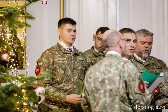 (Foto) Batalionul 151 Infanterie - Lupii Negri – Colindători la Reședința Mitropolitană 2024