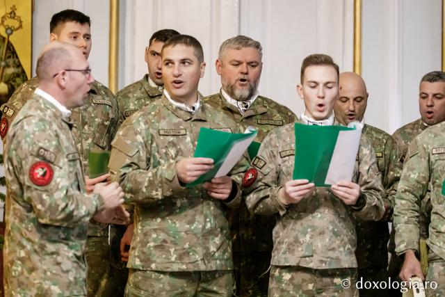 (Foto) Batalionul 151 Infanterie - Lupii Negri – Colindători la Reședința Mitropolitană 2024