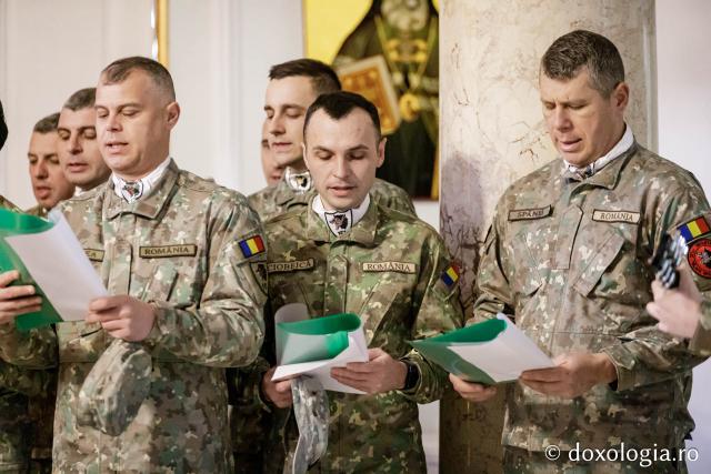 (Foto) Batalionul 151 Infanterie - Lupii Negri – Colindători la Reședința Mitropolitană 2024
