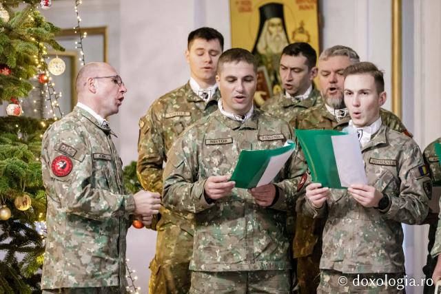 (Foto) Batalionul 151 Infanterie - Lupii Negri – Colindători la Reședința Mitropolitană 2024