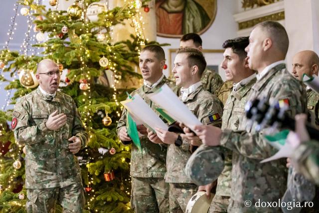 (Foto) Batalionul 151 Infanterie - Lupii Negri – Colindători la Reședința Mitropolitană 2024