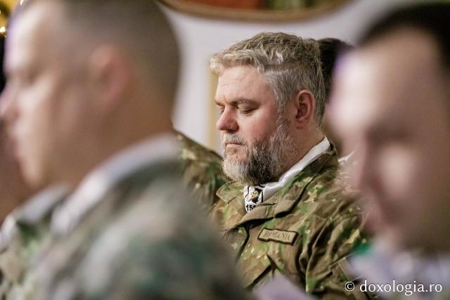 (Foto) Batalionul 151 Infanterie - Lupii Negri – Colindători la Reședința Mitropolitană 2024
