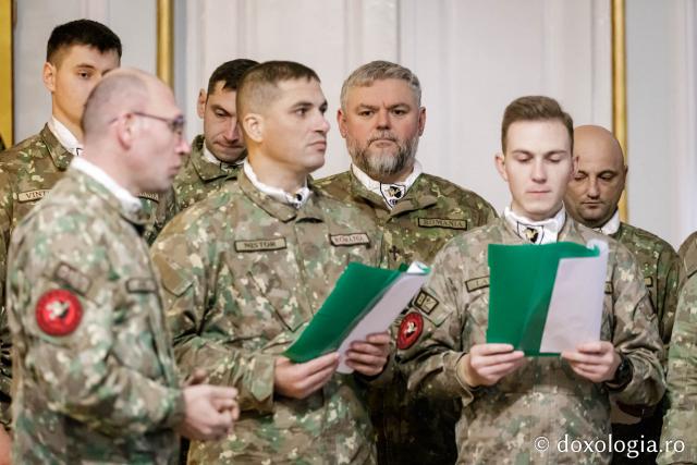 (Foto) Batalionul 151 Infanterie - Lupii Negri – Colindători la Reședința Mitropolitană 2024