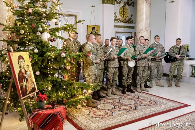 (Foto) Batalionul 151 Infanterie - Lupii Negri – Colindători la Reședința Mitropolitană 2024