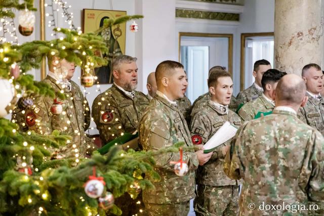 (Foto) Batalionul 151 Infanterie - Lupii Negri – Colindători la Reședința Mitropolitană 2024