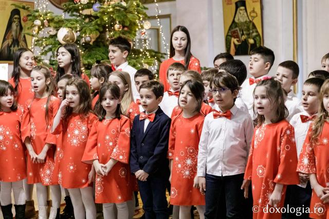 (Foto) Clubul Educațional PEP – Colindători la Reședința Mitropolitană 2024