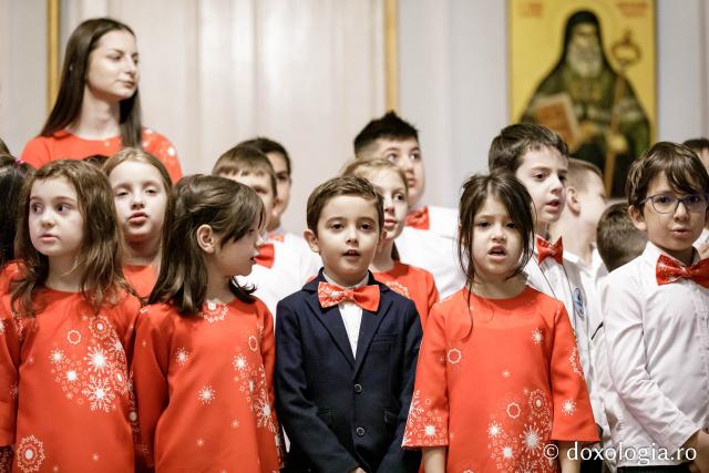 (Foto) Clubul Educațional PEP – Colindători la Reședința Mitropolitană 2024
