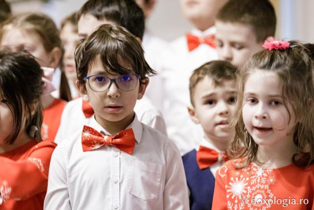 (Foto) Clubul Educațional PEP – Colindători la Reședința Mitropolitană 2024