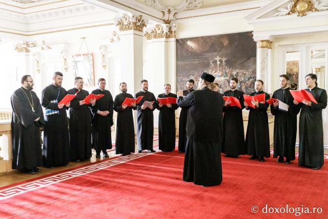 (Foto) Corala Protopopiatului Iași I – Colindători la Reședința Mitropolitană 2024