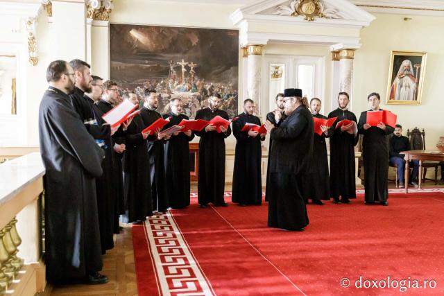(Foto) Corala Protopopiatului Iași I – Colindători la Reședința Mitropolitană 2024