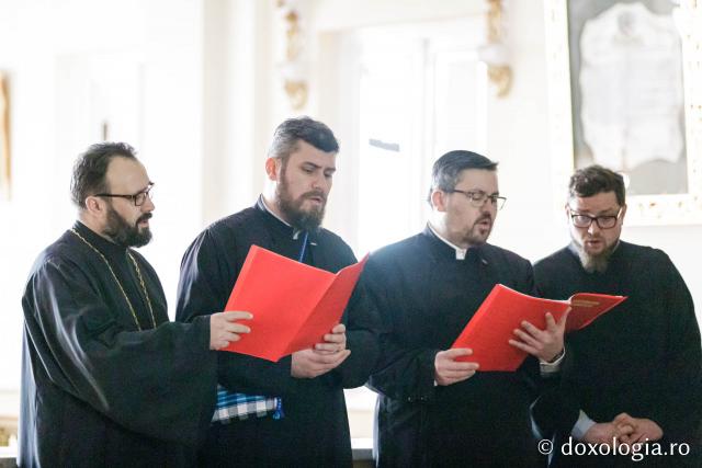 (Foto) Corala Protopopiatului Iași I – Colindători la Reședința Mitropolitană 2024