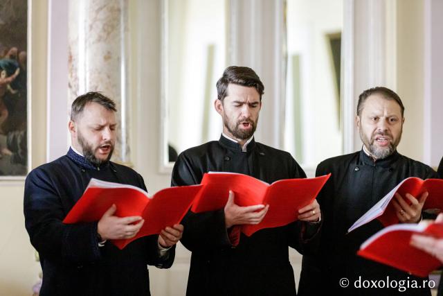 (Foto) Corala Protopopiatului Iași I – Colindători la Reședința Mitropolitană 2024
