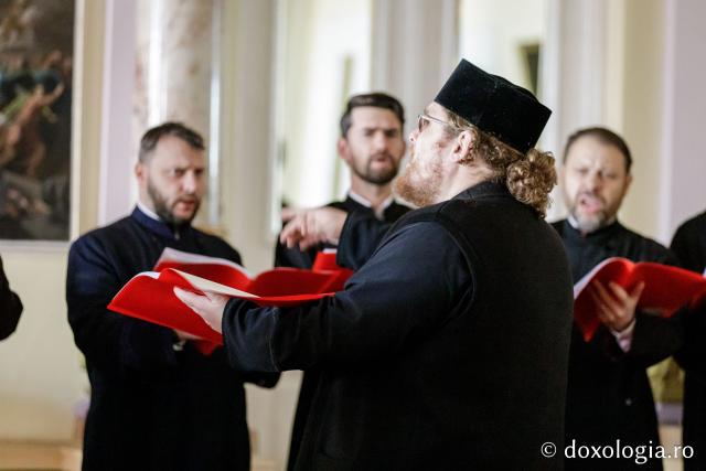(Foto) Corala Protopopiatului Iași I – Colindători la Reședința Mitropolitană 2024