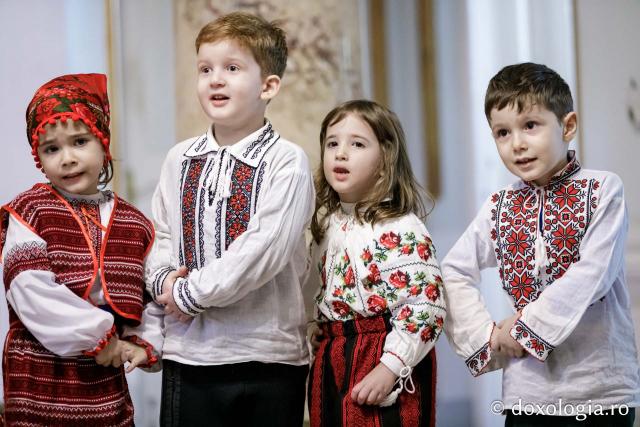 (Foto) Grădinița Sf. Sava din Iași, grupa mijlocie – Colindători la Reședința Mitropolitană 2024
