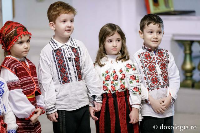 (Foto) Grădinița Sf. Sava din Iași, grupa mijlocie – Colindători la Reședința Mitropolitană 2024