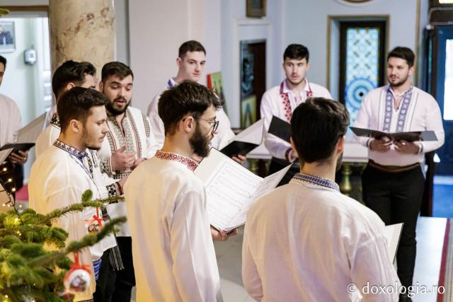 (Foto) Grupul Psaltic Sfântul Voievod Ștefan cel Mare – Colindători la Reședința Mitropolitană 2024