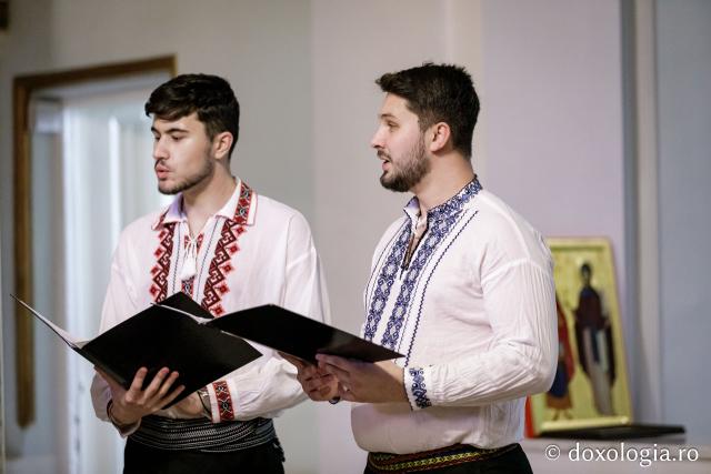 (Foto) Grupul Psaltic Sfântul Voievod Ștefan cel Mare – Colindători la Reședința Mitropolitană 2024