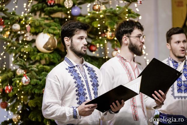 (Foto) Grupul Psaltic Sfântul Voievod Ștefan cel Mare – Colindători la Reședința Mitropolitană 2024