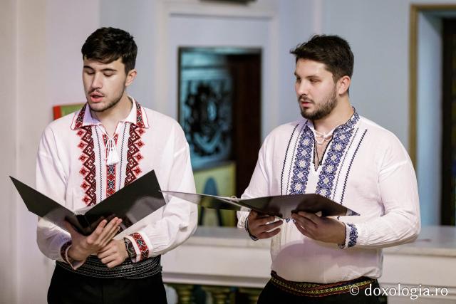 (Foto) Grupul Psaltic Sfântul Voievod Ștefan cel Mare – Colindători la Reședința Mitropolitană 2024