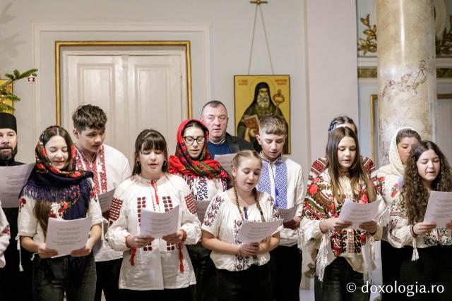 Școala „Anastasie Barbu” din satul Tabăra, comuna Bivolari – Colindători la Reședința Mitropolitană 2024 (Foto) Școala „Anastasie Barbu” din satul Tabăra, comuna Bivolari – Colindători la Reședința Mitropolitană 2024
